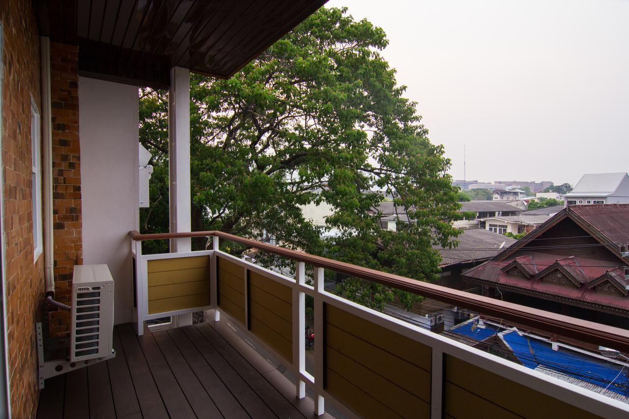 Suan Dok Gate Guesthouse Chiang Mai Exterior foto